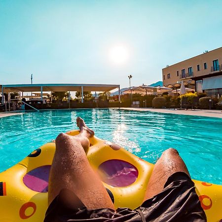 Kora Park Resort Formia Buitenkant foto