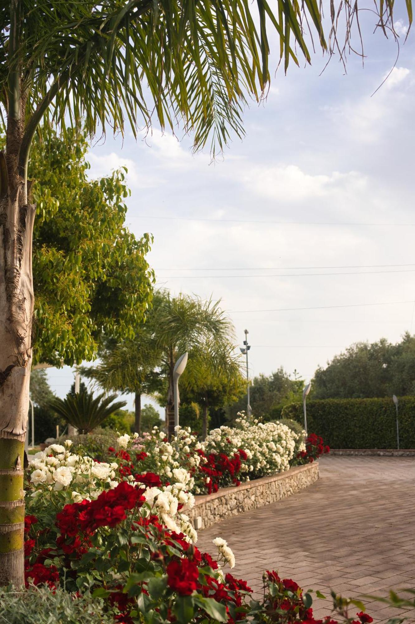 Kora Park Resort Formia Buitenkant foto