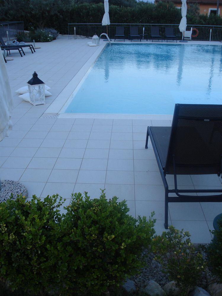Kora Park Resort Formia Buitenkant foto