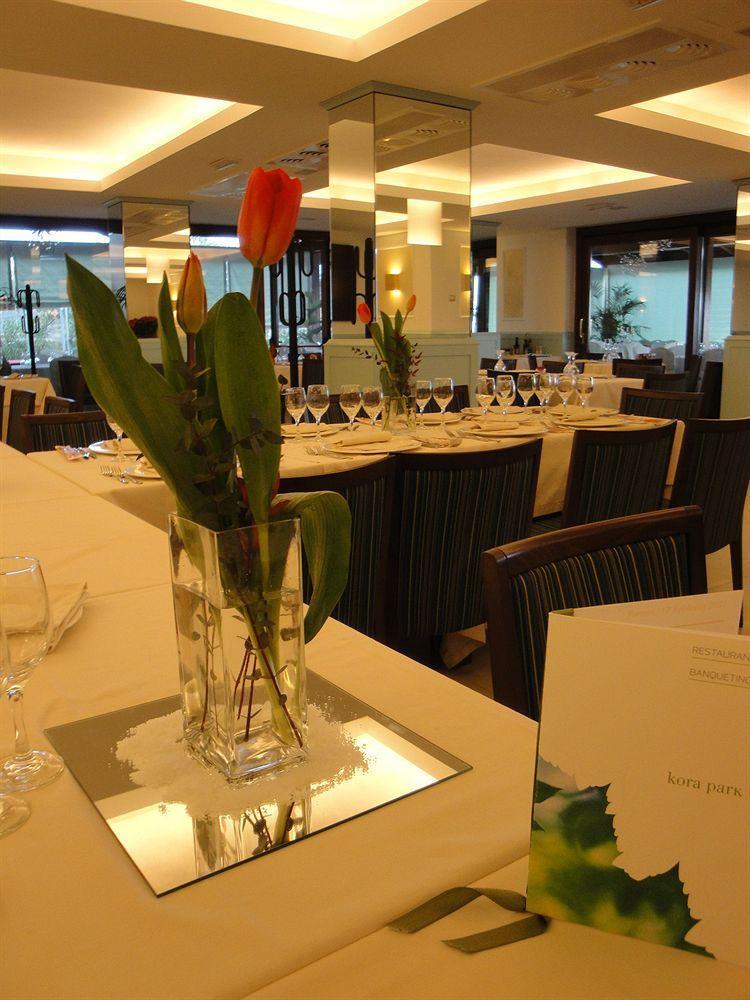 Kora Park Resort Formia Buitenkant foto