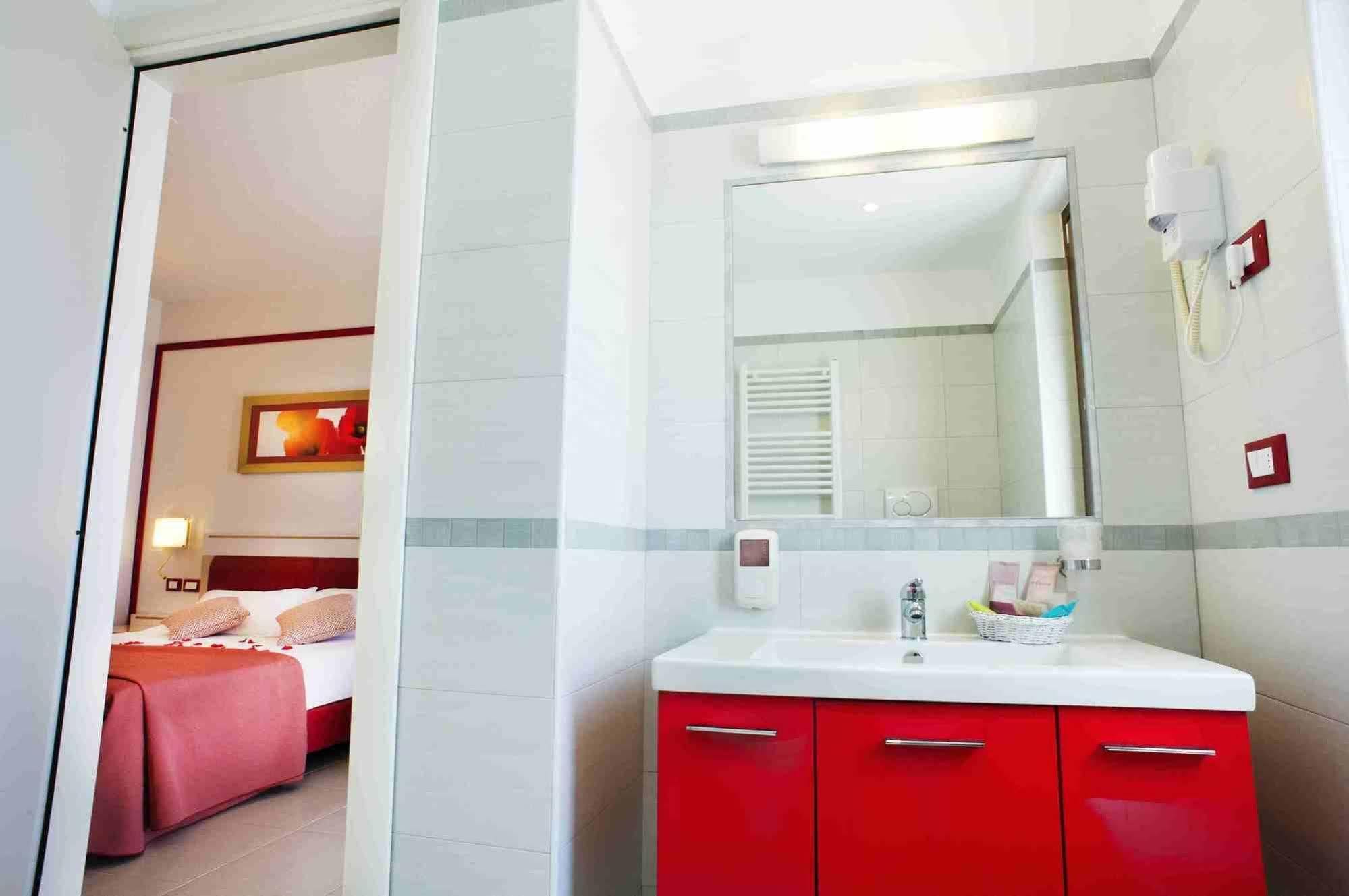 Kora Park Resort Formia Buitenkant foto