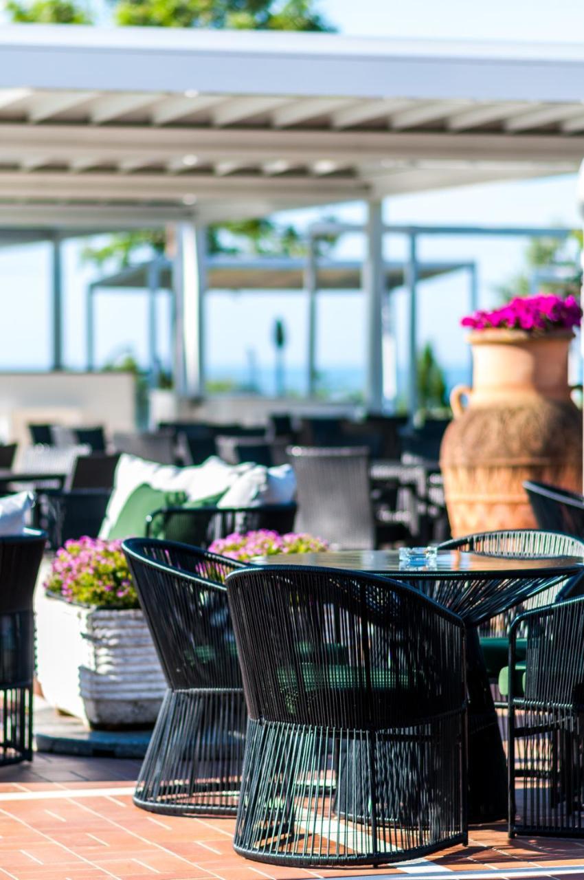 Kora Park Resort Formia Buitenkant foto