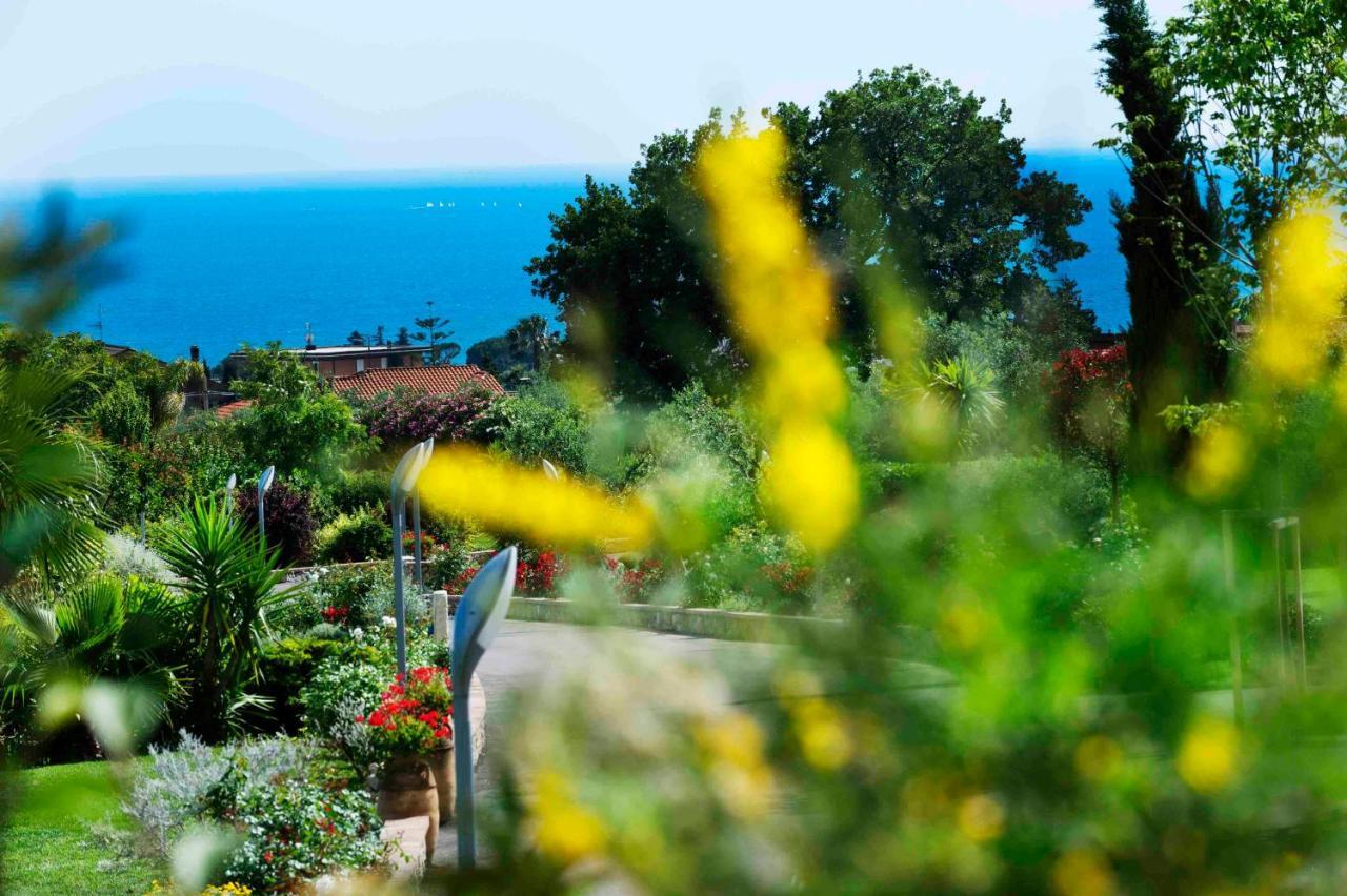 Kora Park Resort Formia Buitenkant foto